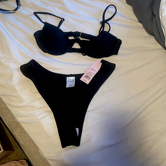 NEW SWIMSUIT SET - Picture 1 of 1